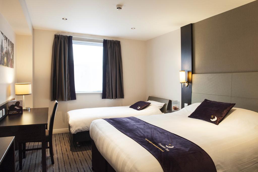 Premier Inn London Brentford Pokój zdjęcie