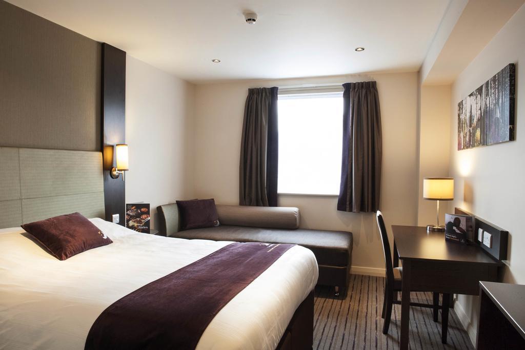 Premier Inn London Brentford Pokój zdjęcie