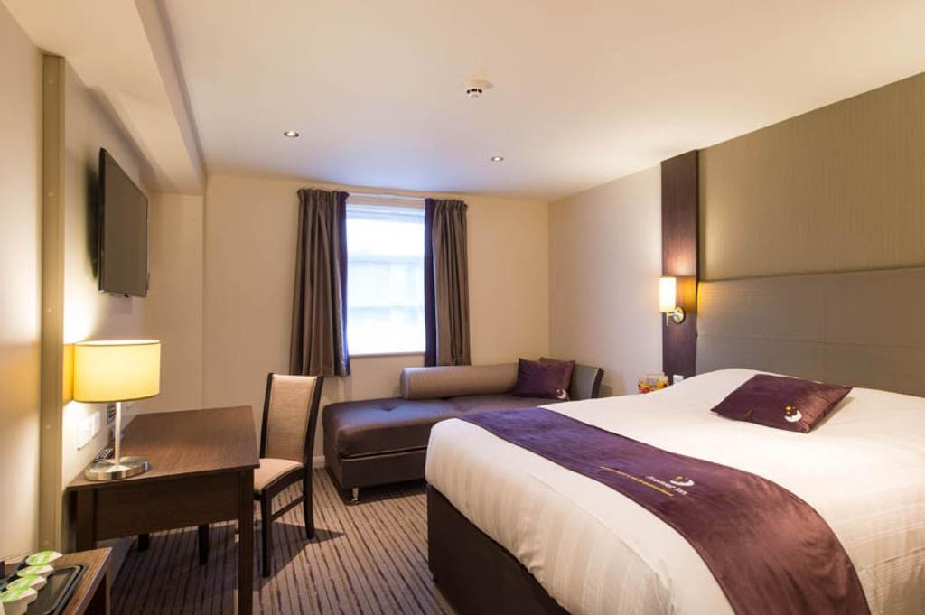 Premier Inn London Brentford Pokój zdjęcie